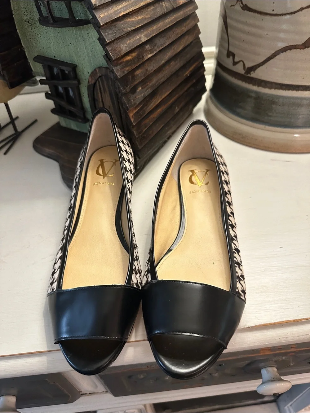 VC Signature Houndstooth Calf Hair Flats 7.5M Nwts